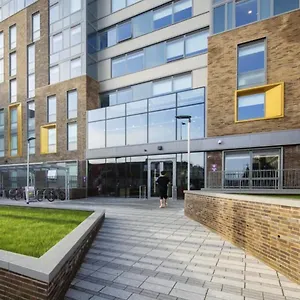 https://modern-studios-cardiff.cardiffhotelswales.com