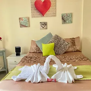 Lovely Double With Private Bathroom And Double With Shared Toilet & Parking Free Homestay